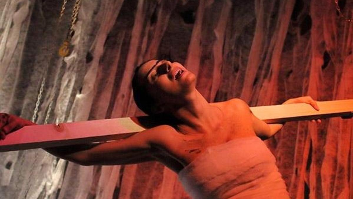 Sahnede hem kendin hem de 'Frida Kahlo' olmak