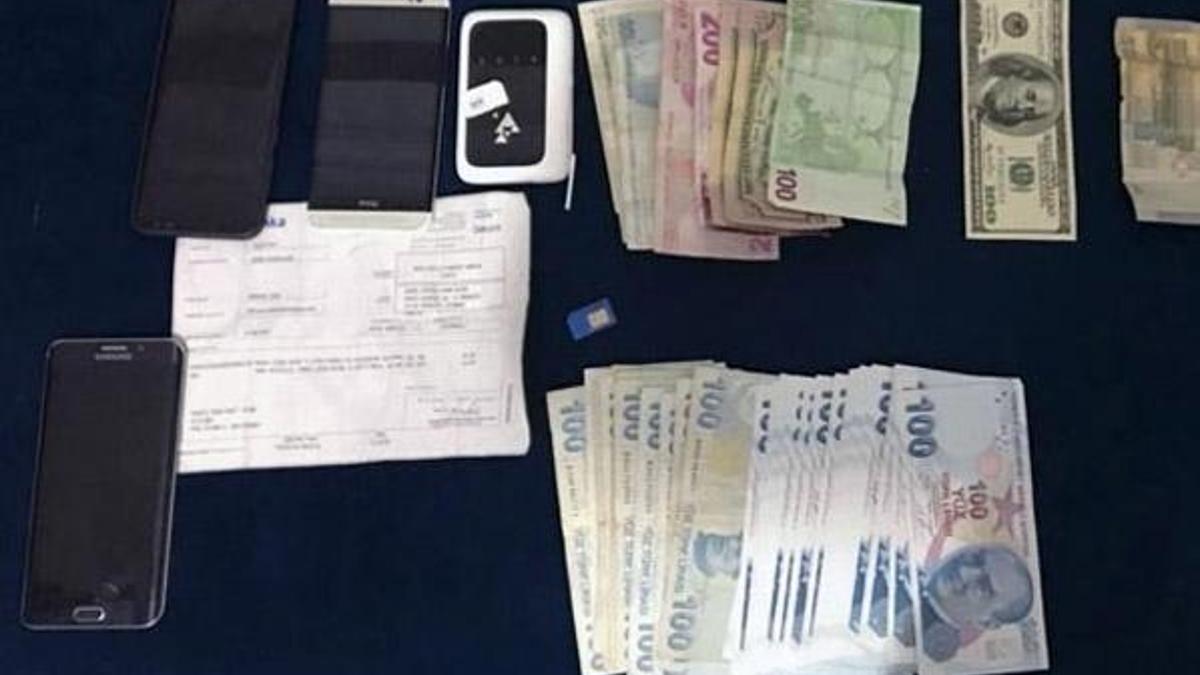 İzmir'de, FETÖ operasyonu: 16 gözaltı
