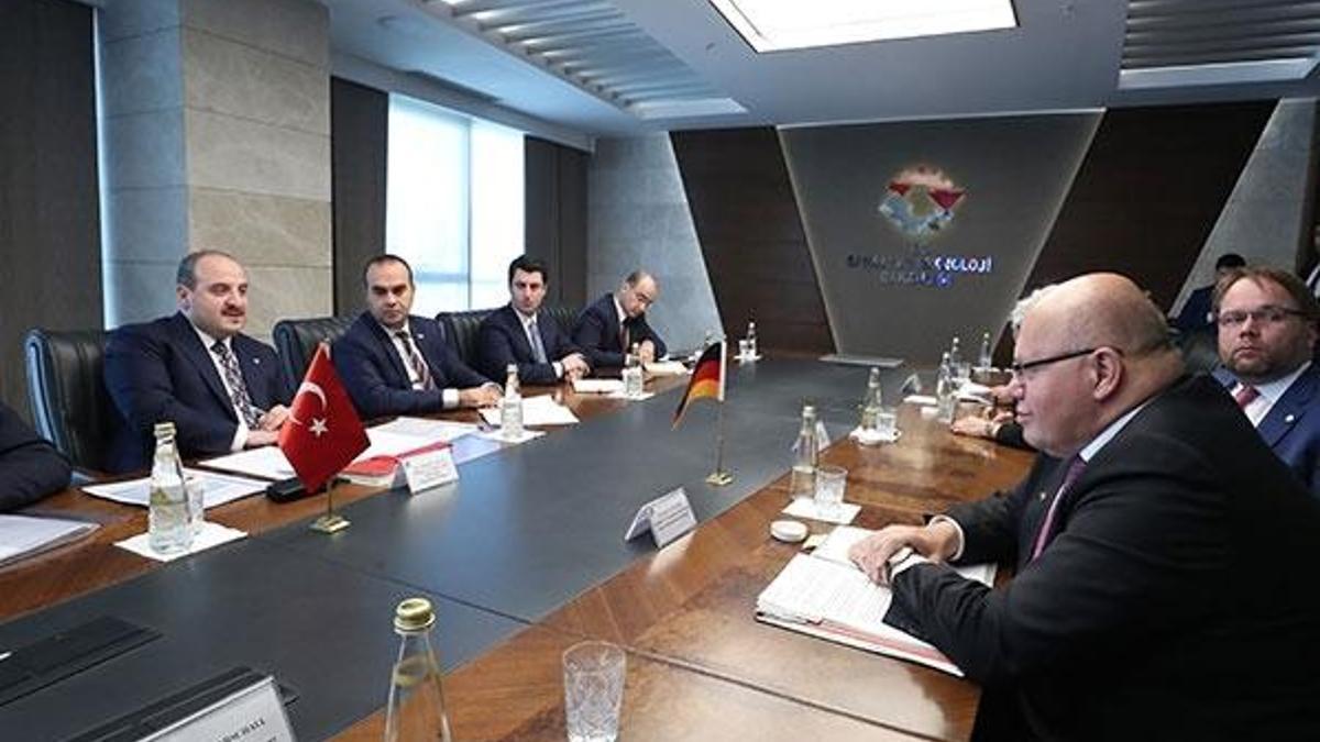 Bakan Varank, Alman Bakan Altmaier ile görüştü