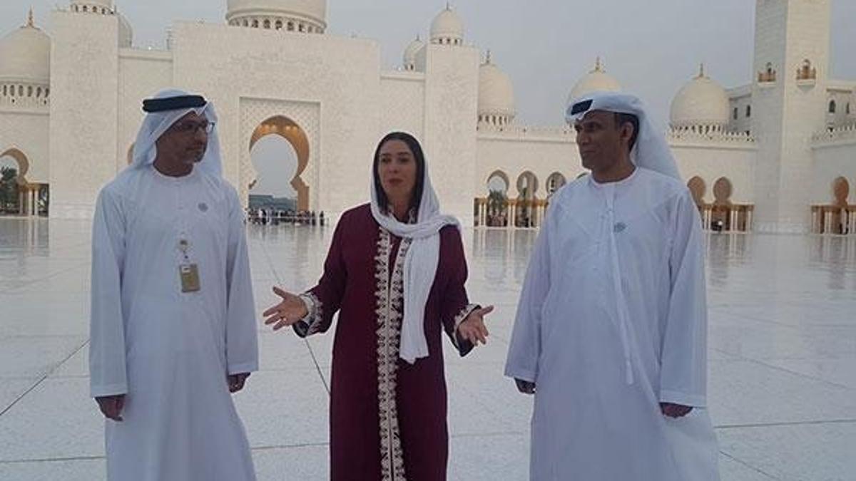 İsrailli bakandan Abu Dabi'de cami ziyareti
