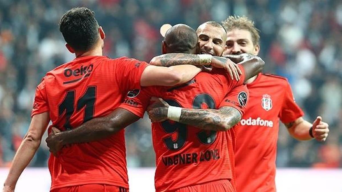 Vagner Love ve Mustafa Pektemek yüzleri güldürdü!