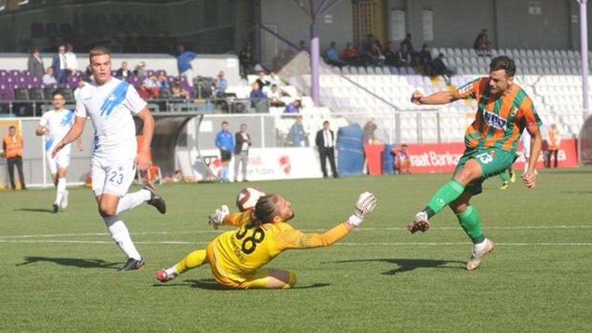 Alanyaspor, turu 3 golle aldı!