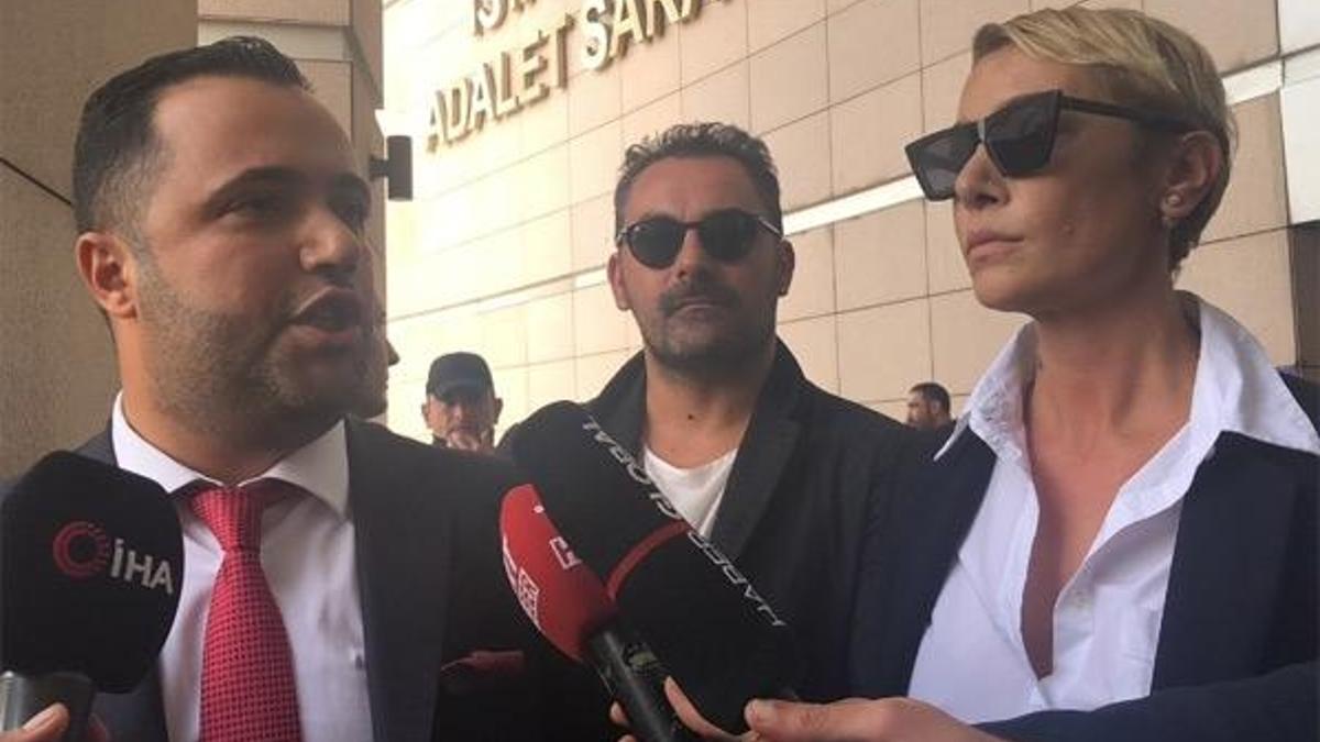 Şarkıcı Sıla, Ahmet Kural'dan şikayetçi oldu