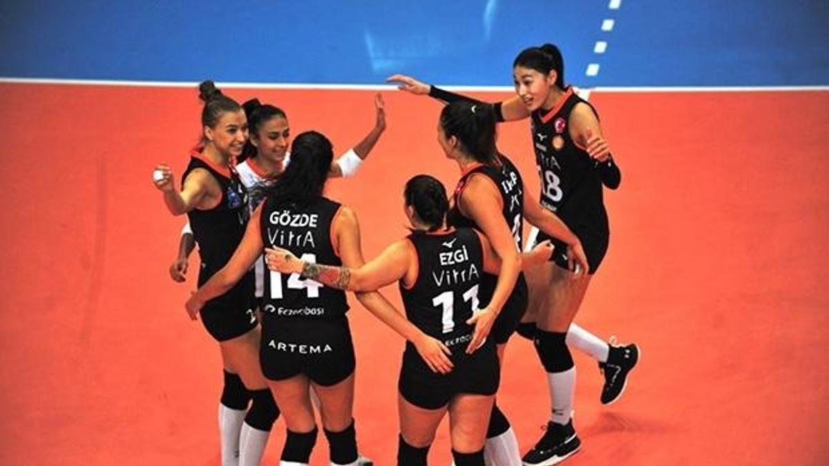 Eczacıbaşı Vitra sezona galibiyetle başladı