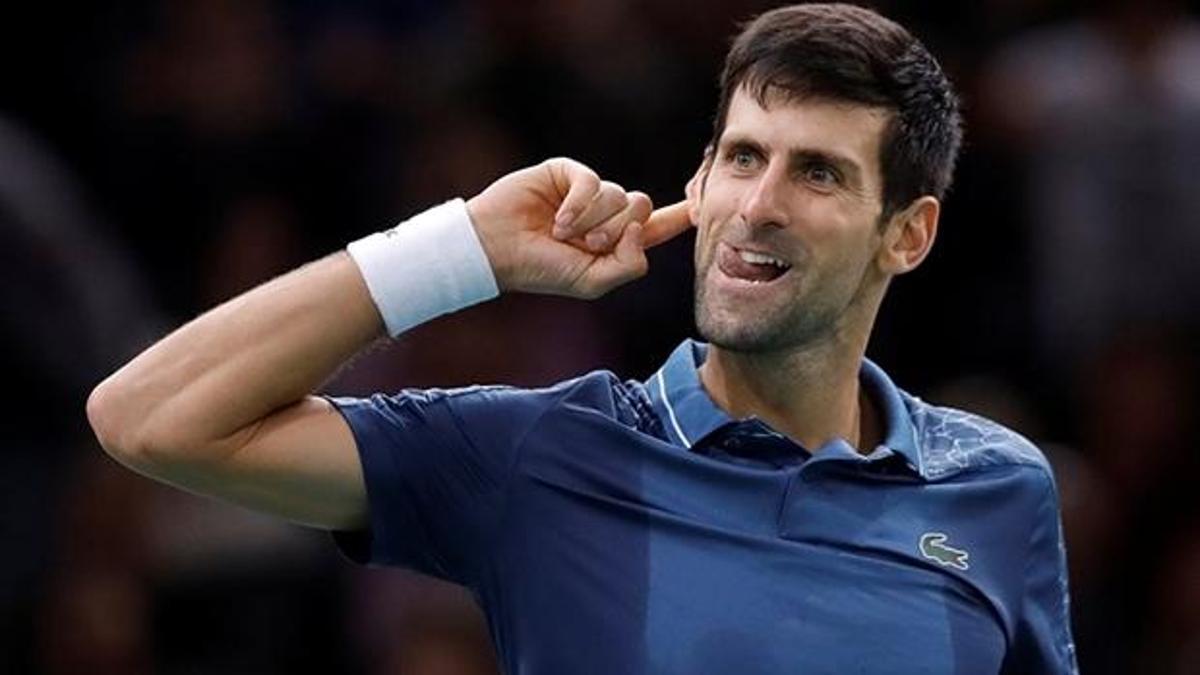 Djokovic, Federer'i yenerek finale çıktı
