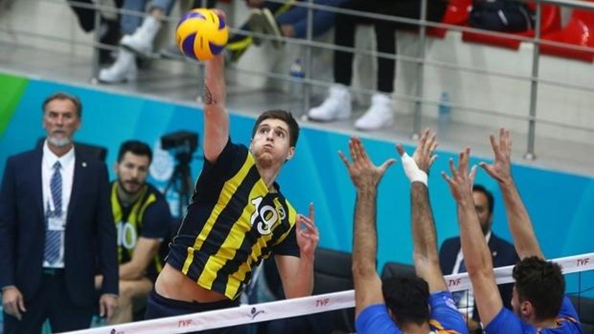 Fenerbahçe, son sette yıkıldı: 3-2