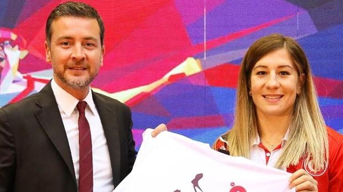 Yasemin Adar, genç sporcularla buluştu