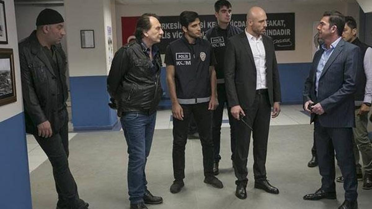 Arka Sokaklar 494. bölüm fragmanı! Ekip, Rıza Baba'yı kurtarabilecek mi?