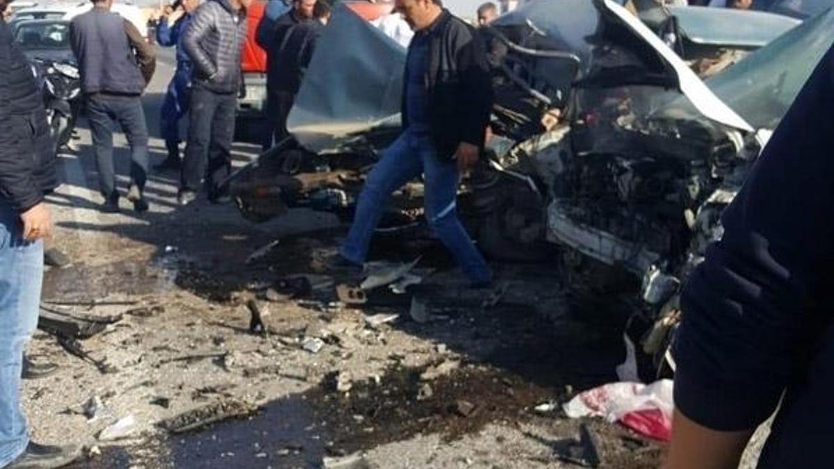Afyonkarahisar'da trafik kazası: 2 ölü, 3 yaralı