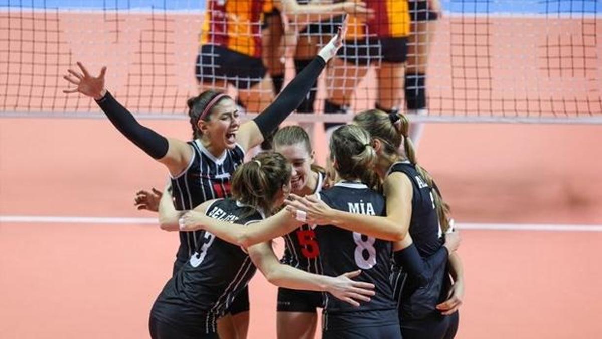 Sultanlar Ligi'ndeki derbide gülen Beşiktaş