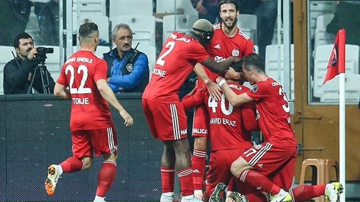 Vodafone Park'ta büyük şok! Sivasspor geriden geldi