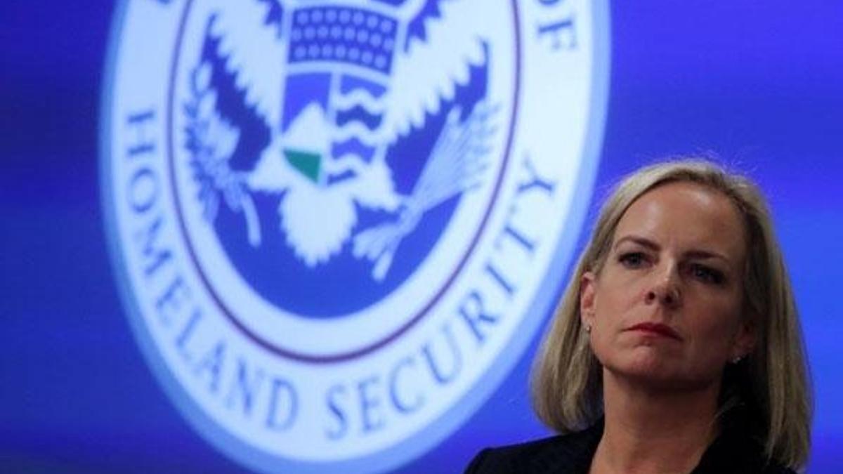 Trump bir bakanı daha kovuyor