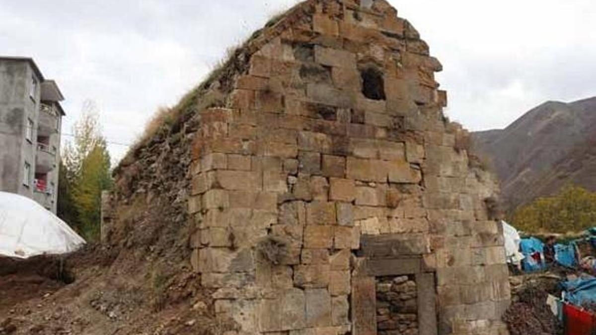 Tam bin 400 yıllık! Fotoğraf çekerken içinde...