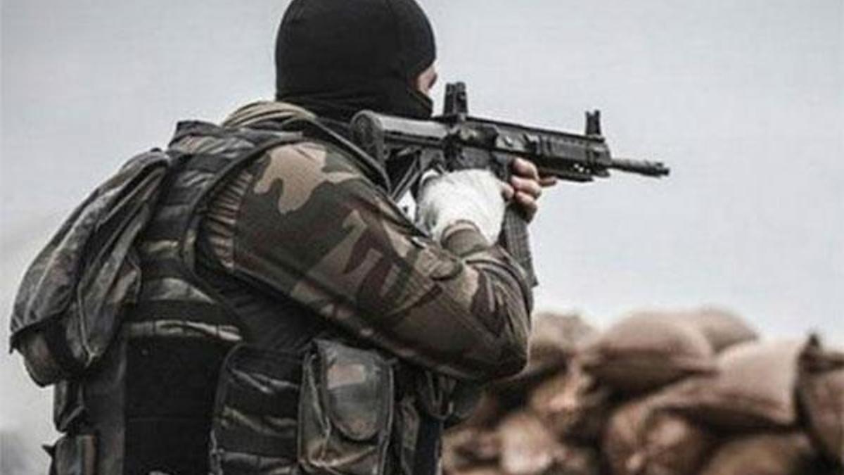 Tunceli'de teröristlere ait 15 sığınak imha edildi