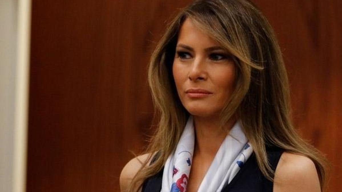 Melania Trump uçakta bunu yapınca...