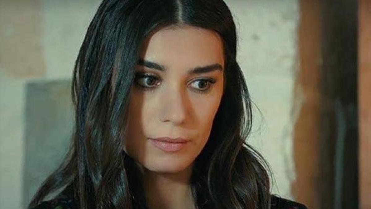 Burcu Kıratlı kimdir?