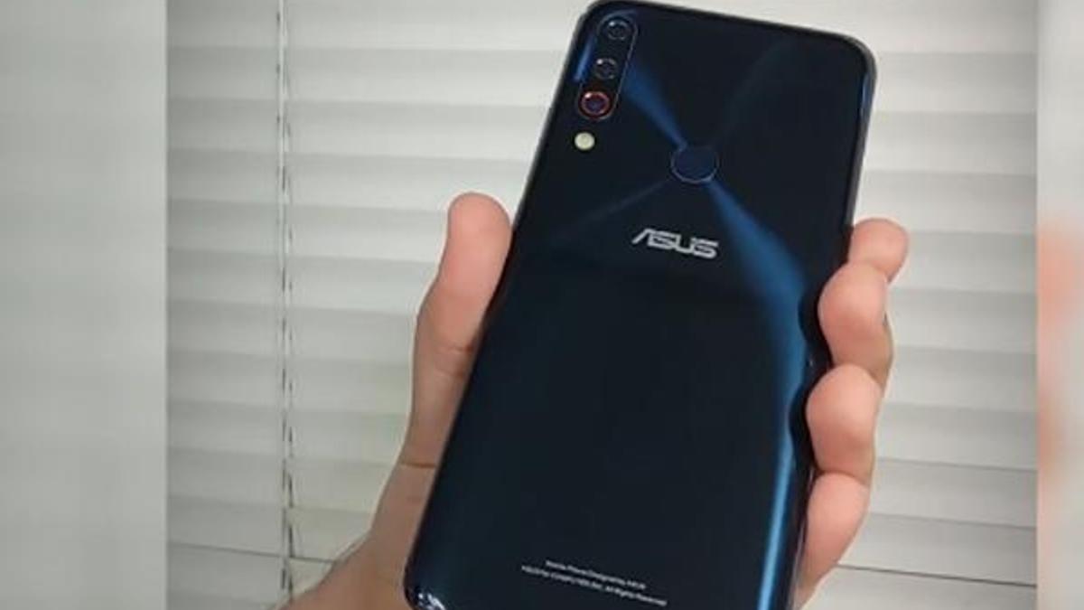 Asus'tan üç arka kameralı telefon!