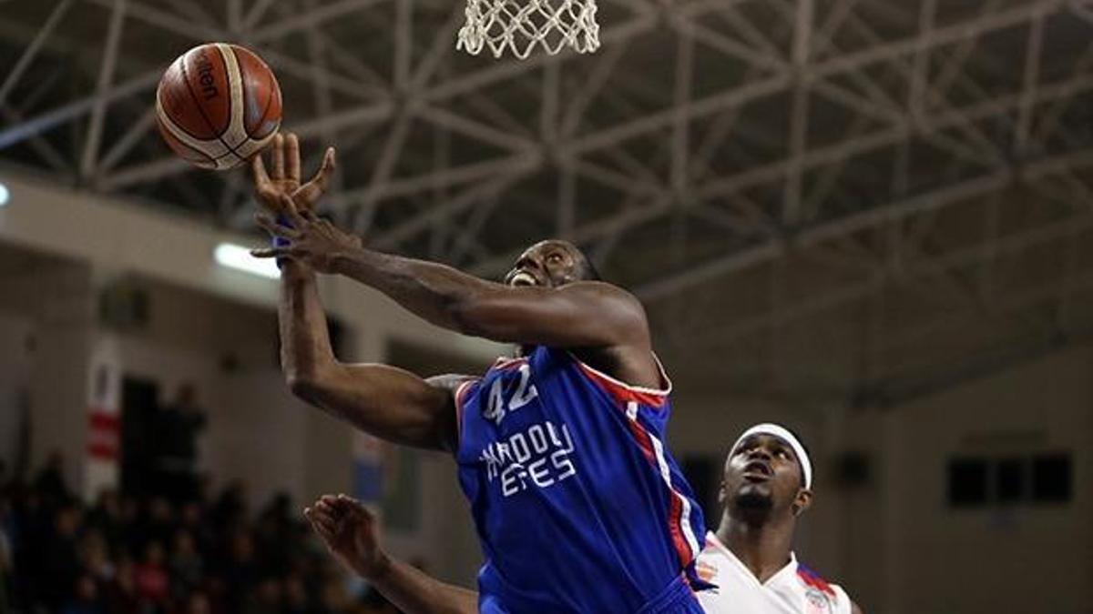 Anadolu Efes deplasmanda zorlanmadı