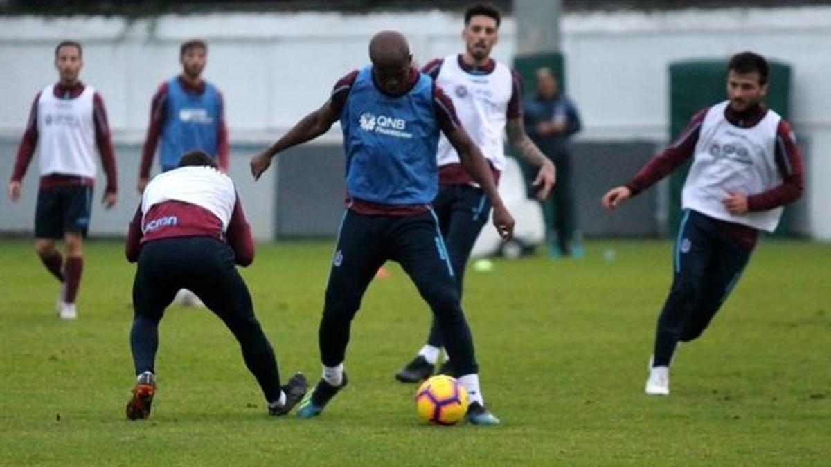 Trabzonspor, 8 eksikle çalıştı