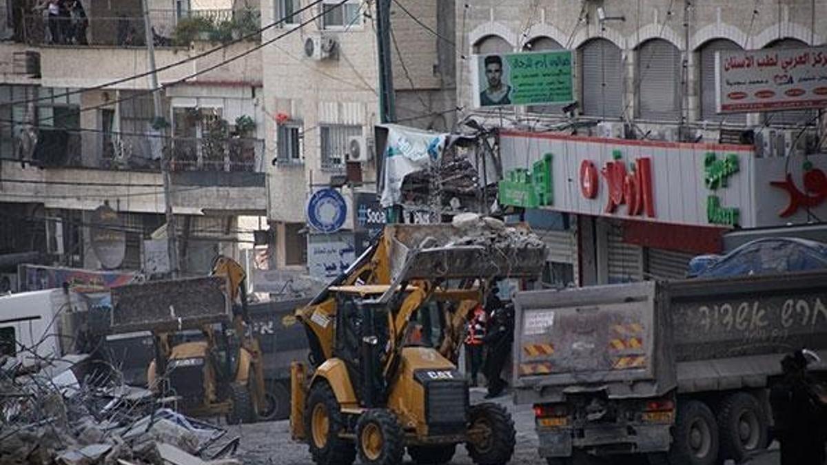 İsrail Kudüs'te Filistinlilere ait 14 dükkanı yıktı