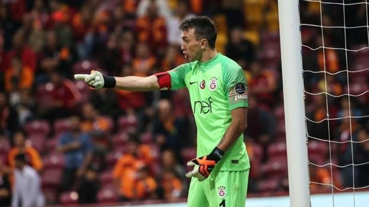 Muslera Galatasaray'la 300. maçına çıkacak
