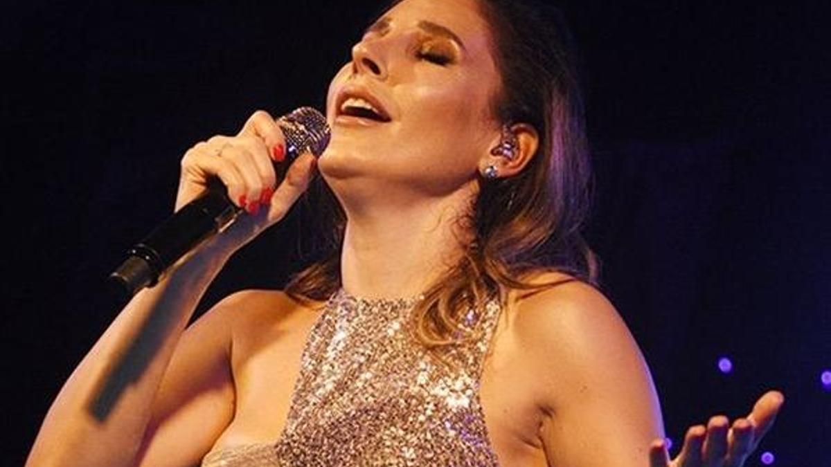 Funda Arar: Mendil dayanmadı