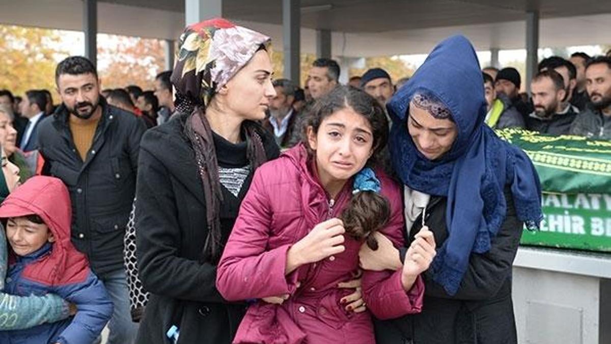 Yürek yakan görüntü... Böyle uğurlandılar