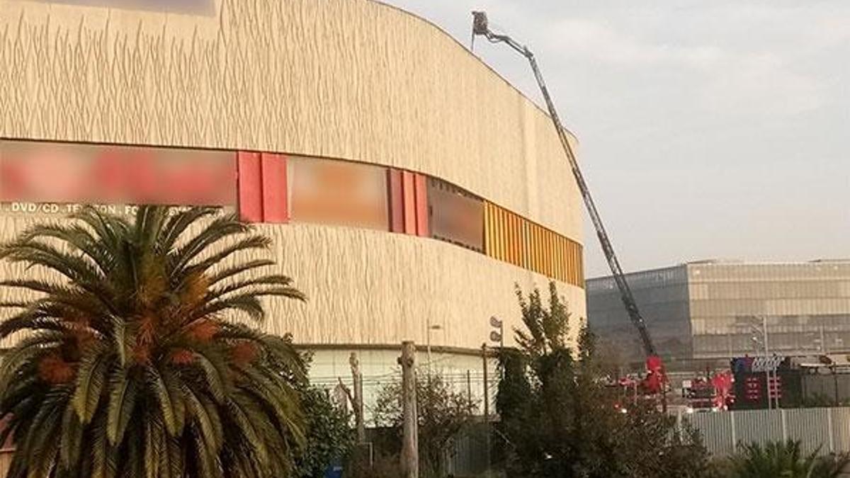 Tuzla'da AVM'de korkutan yangın