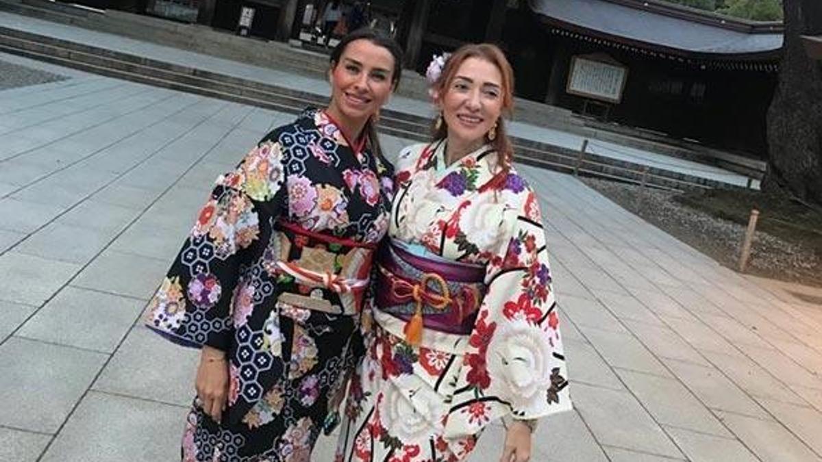 Bakan Ersoy eşiyle birlikte Japonya'da!