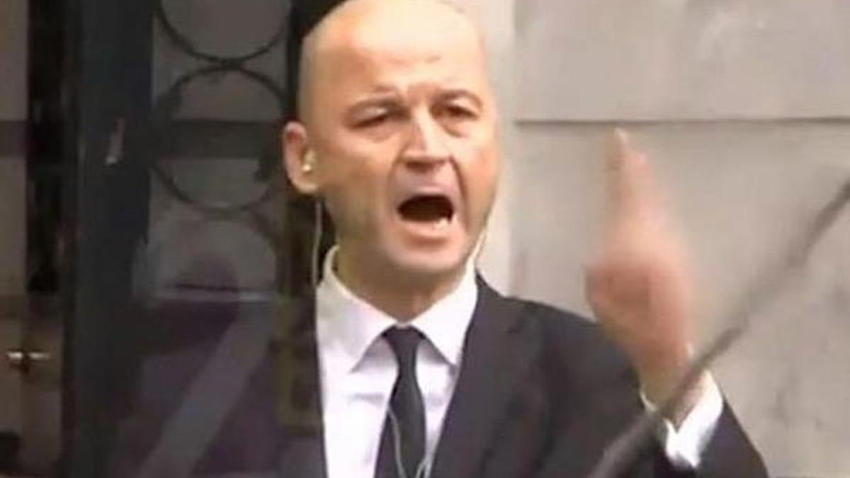 Murat Özdemir yine rahat durmadı