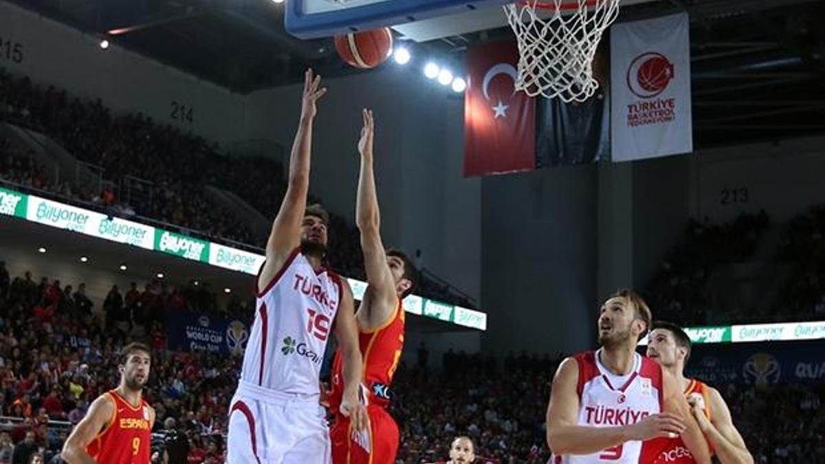 12 Dev Adam, İspanya'yı devirdi