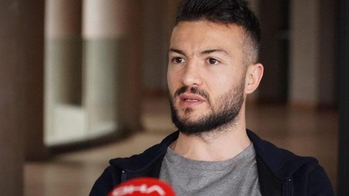 Özgür Çek'ten önemli açıklamalar!