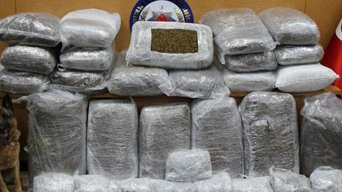 Eş zamanlı baskın! Tam 238 kilo ele geçirildi
