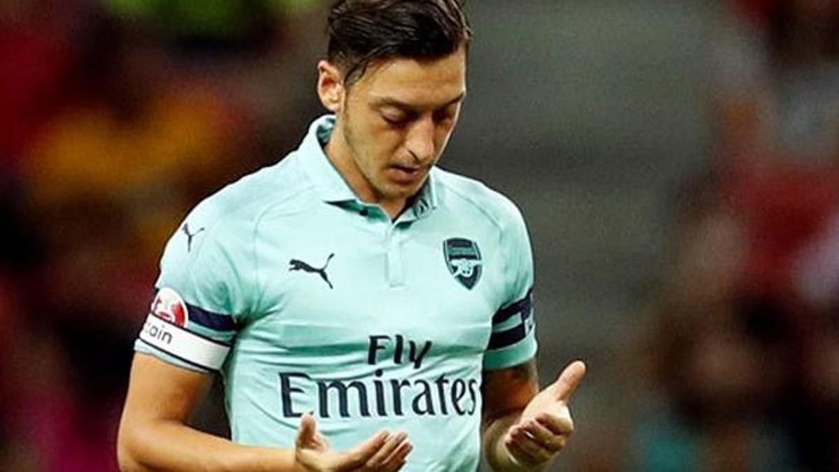 Mesut Özil'den Türk bayraklı paylaşım!