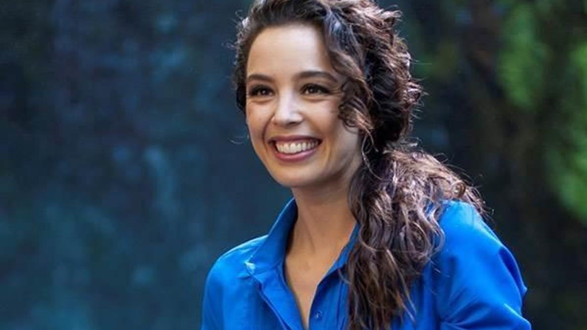 Azra Akın aşka geldi