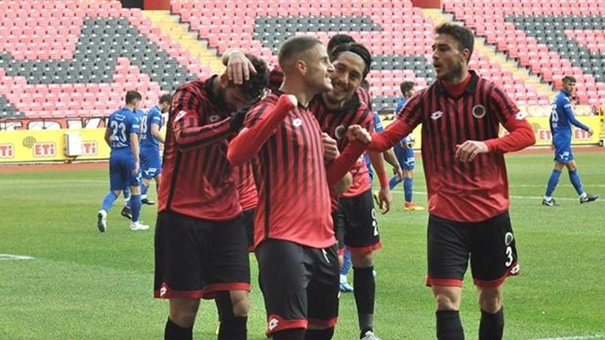 Gençlerbirliği gol oldu yağdı!