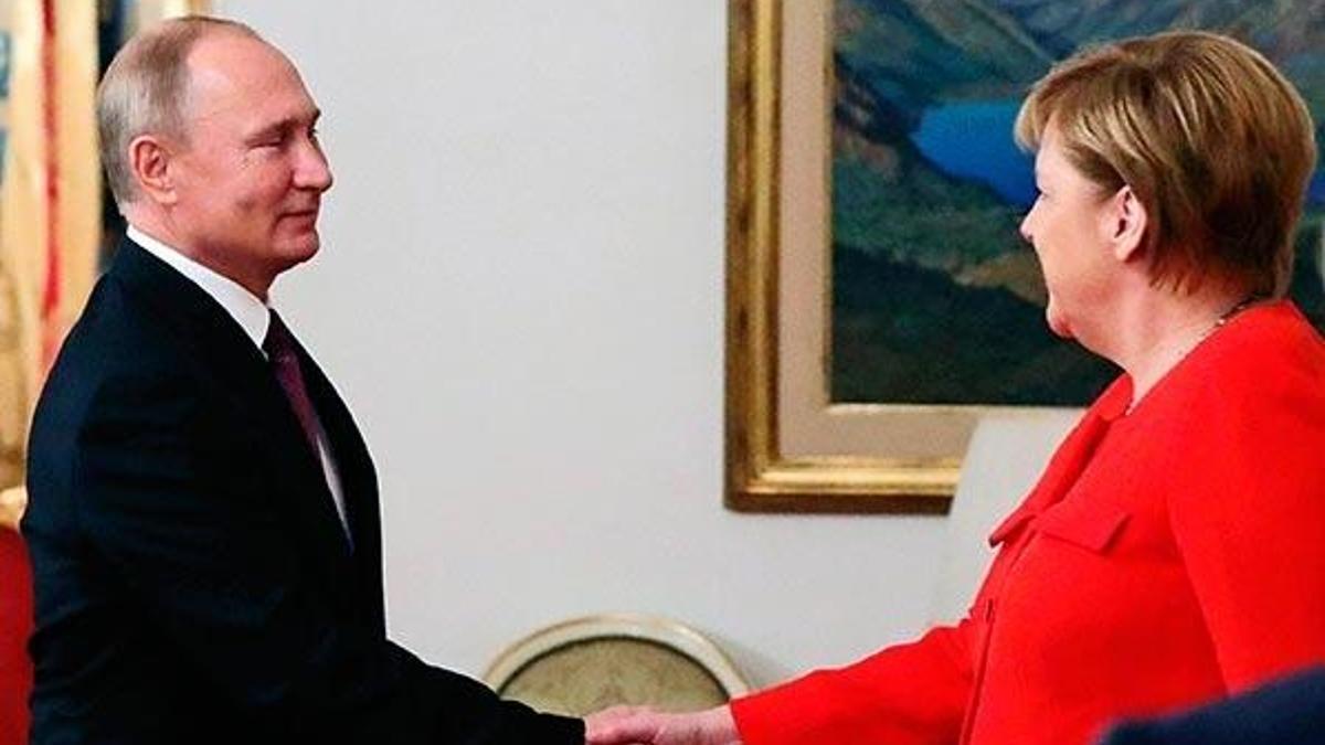 Merkel, Putin'i ikna etti!