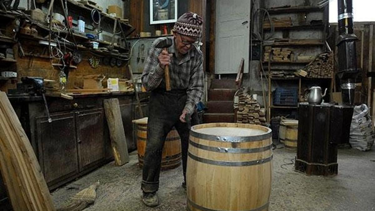 Dede ile torunun fıçıları Türkiye’nin her yerinden alıcı buluyor