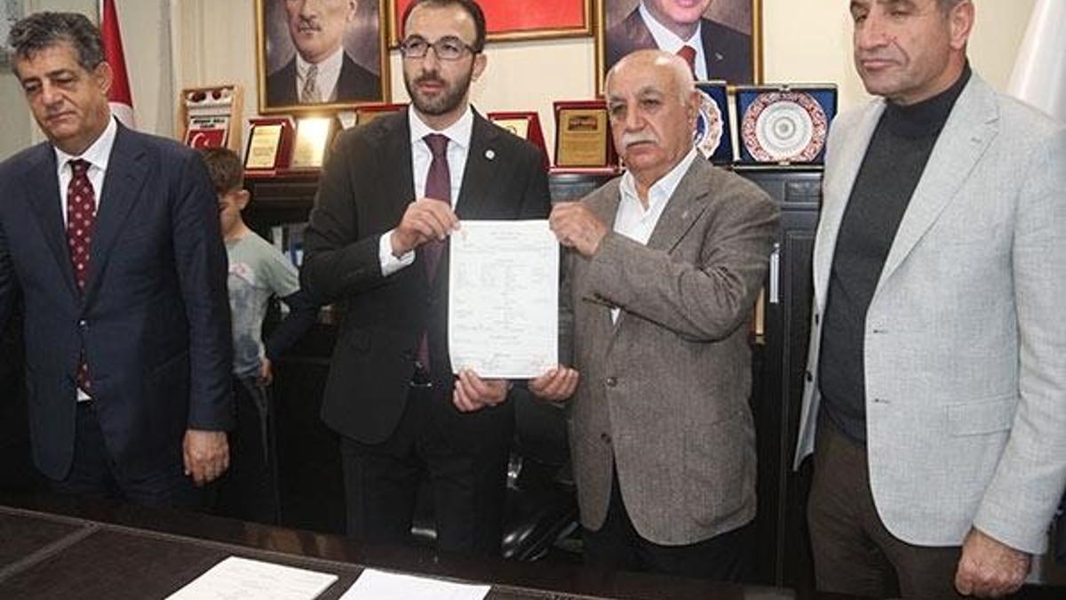 Şırnak CHP eski il başkanı ve 120 kişi AK Parti'ye geçti