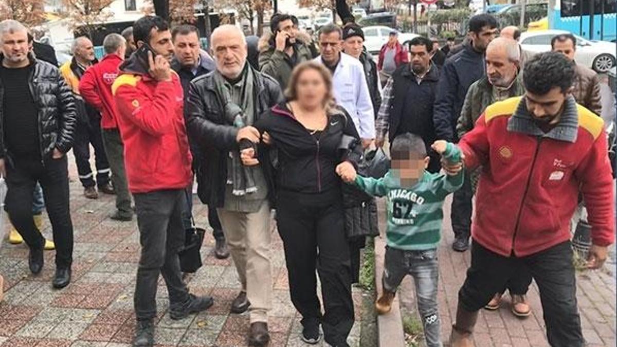 İstanbul’da çocuklu kadın kapkaççıyı vatandaşlar yakaladı