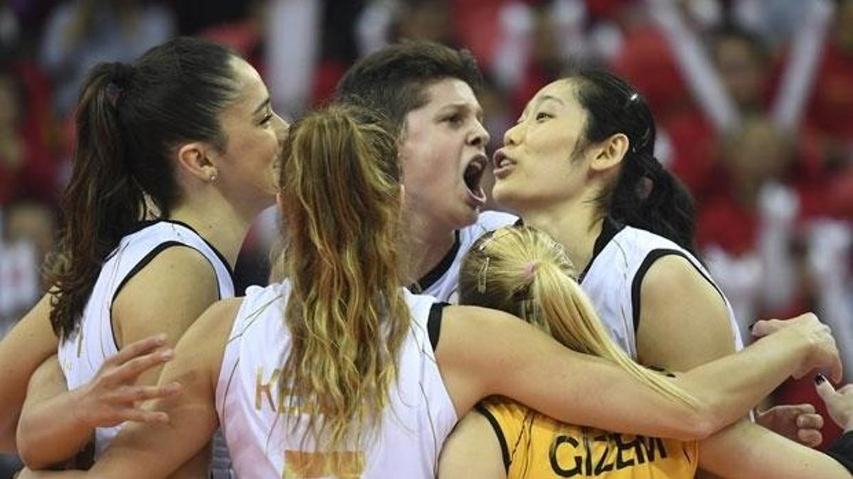 Vakıfbank, Dünya Kulüpler Şampiyonası'nda yarı finalde!