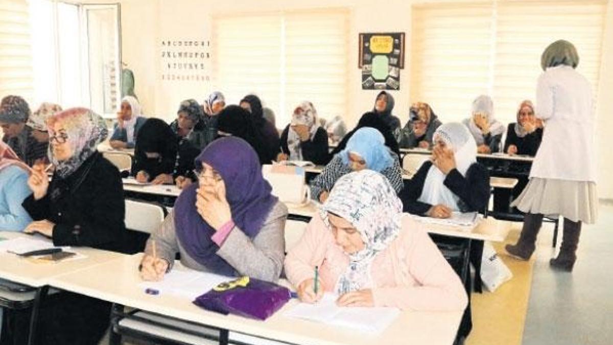 553 kadına okuma-yazma
