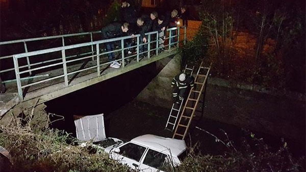 Kontrolden çıkan otomobil kanala uçtu; 3 yaralı