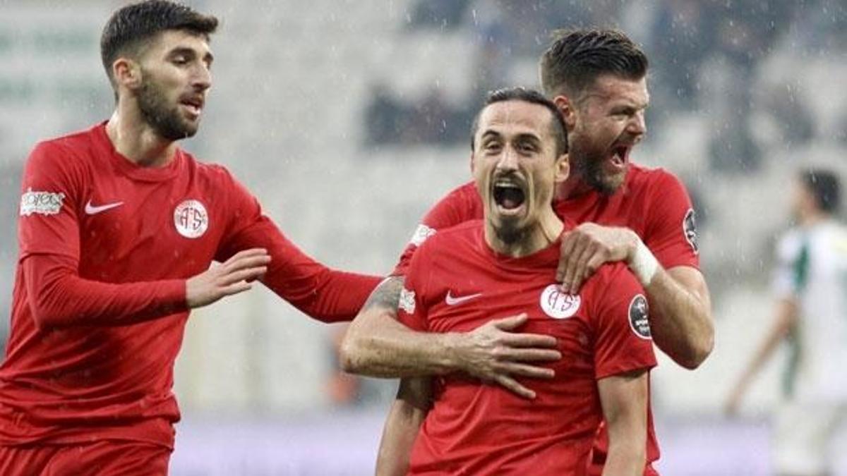 Antalyaspor'dan zirveye çift adım: 0-2