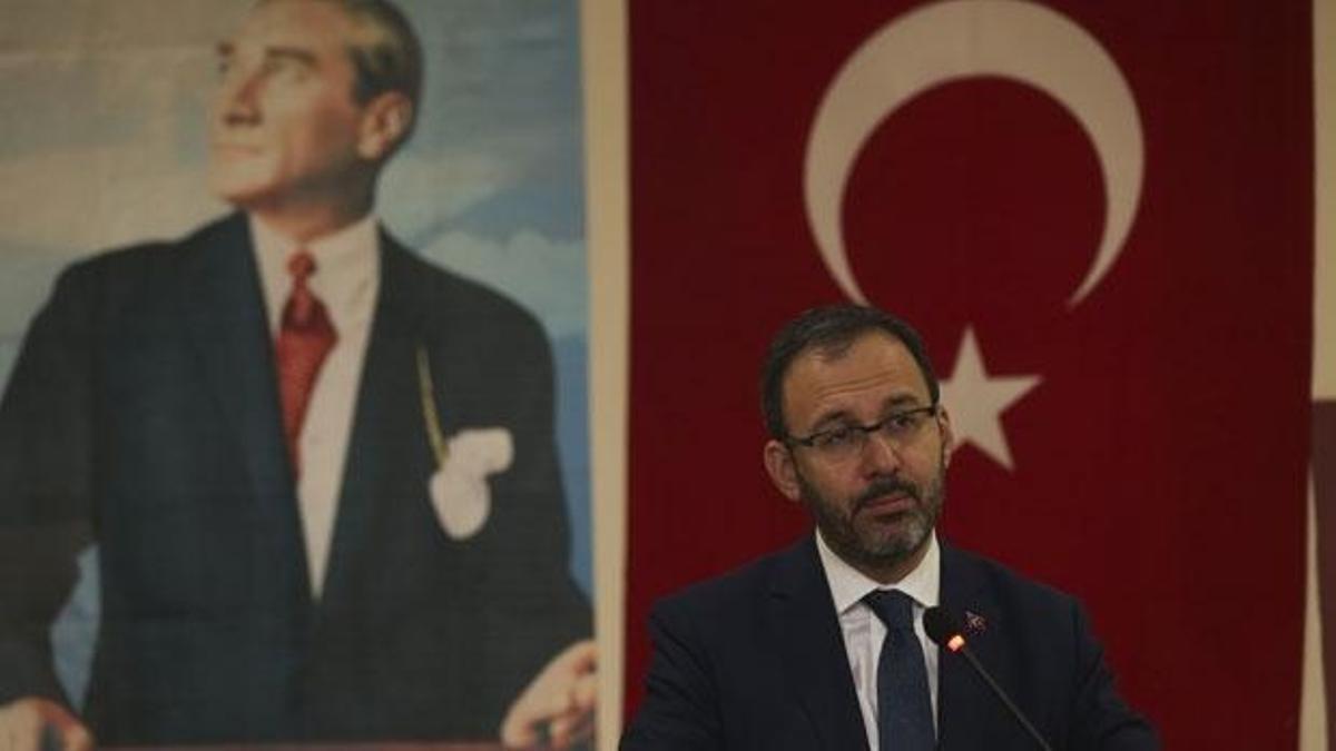 Bakan Kasapoğlu'ndan milli atletlere tebrik!