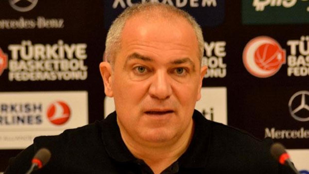 Ekrem Memnun'la yollar ayrıldı!
