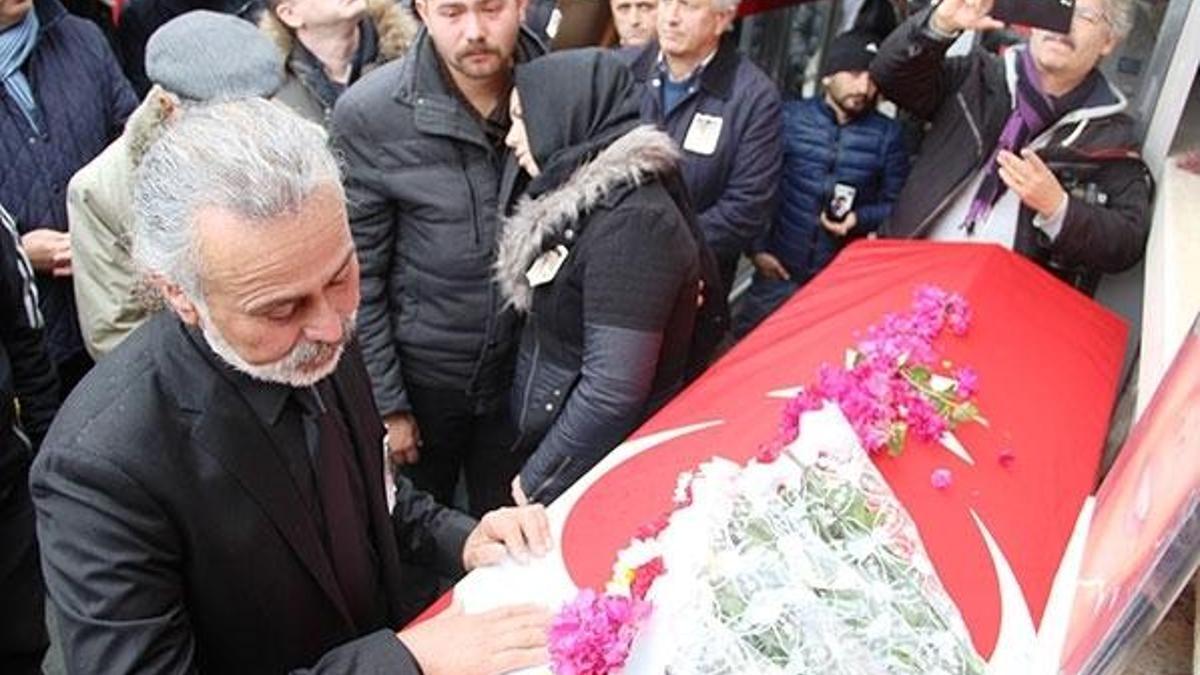 Milli dansçı son yolculuğuna uğurlandı