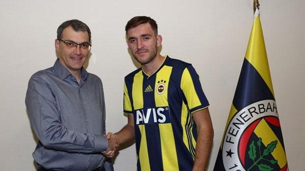 Fenerbahçe, Cenk Alptekin'le profesyonel sözleşme imzaladı