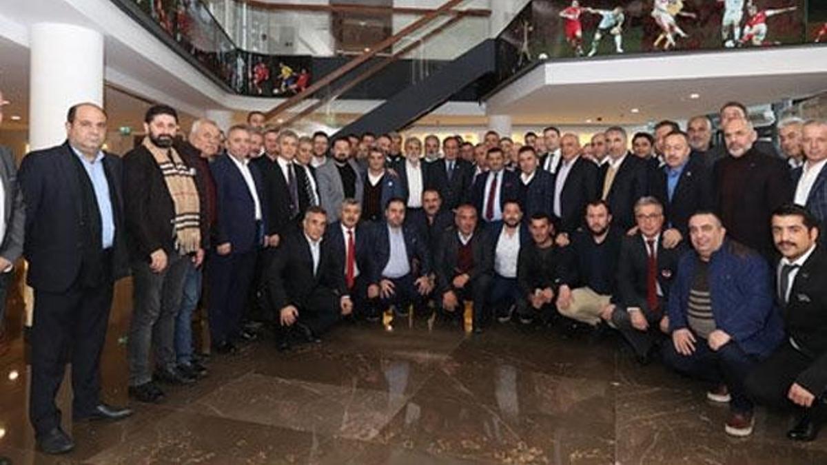 TFF ve 2 ve 3. Lig kulüp başkanları Yıldırım Demirören'i ziyaret etti