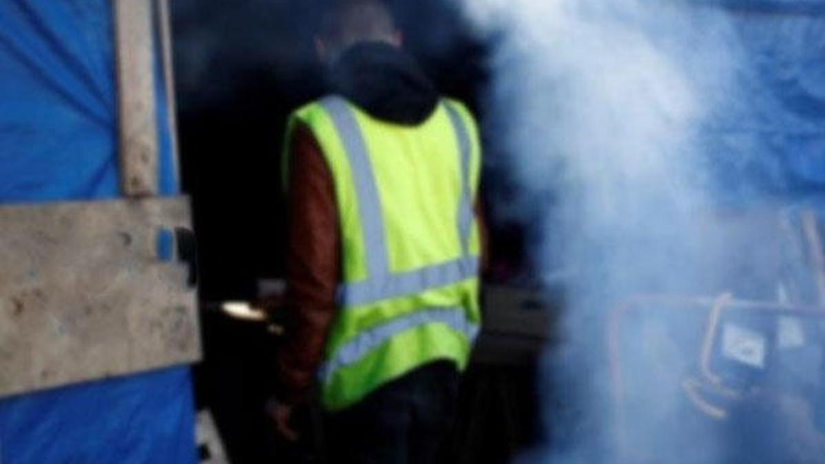 Mısır'da sarı yelek giyen avukata gözaltı